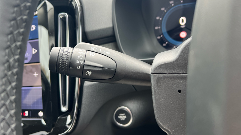 Volvo XC40 2.0 B3P Ultra Dark 5dr Auto Petrol Estate